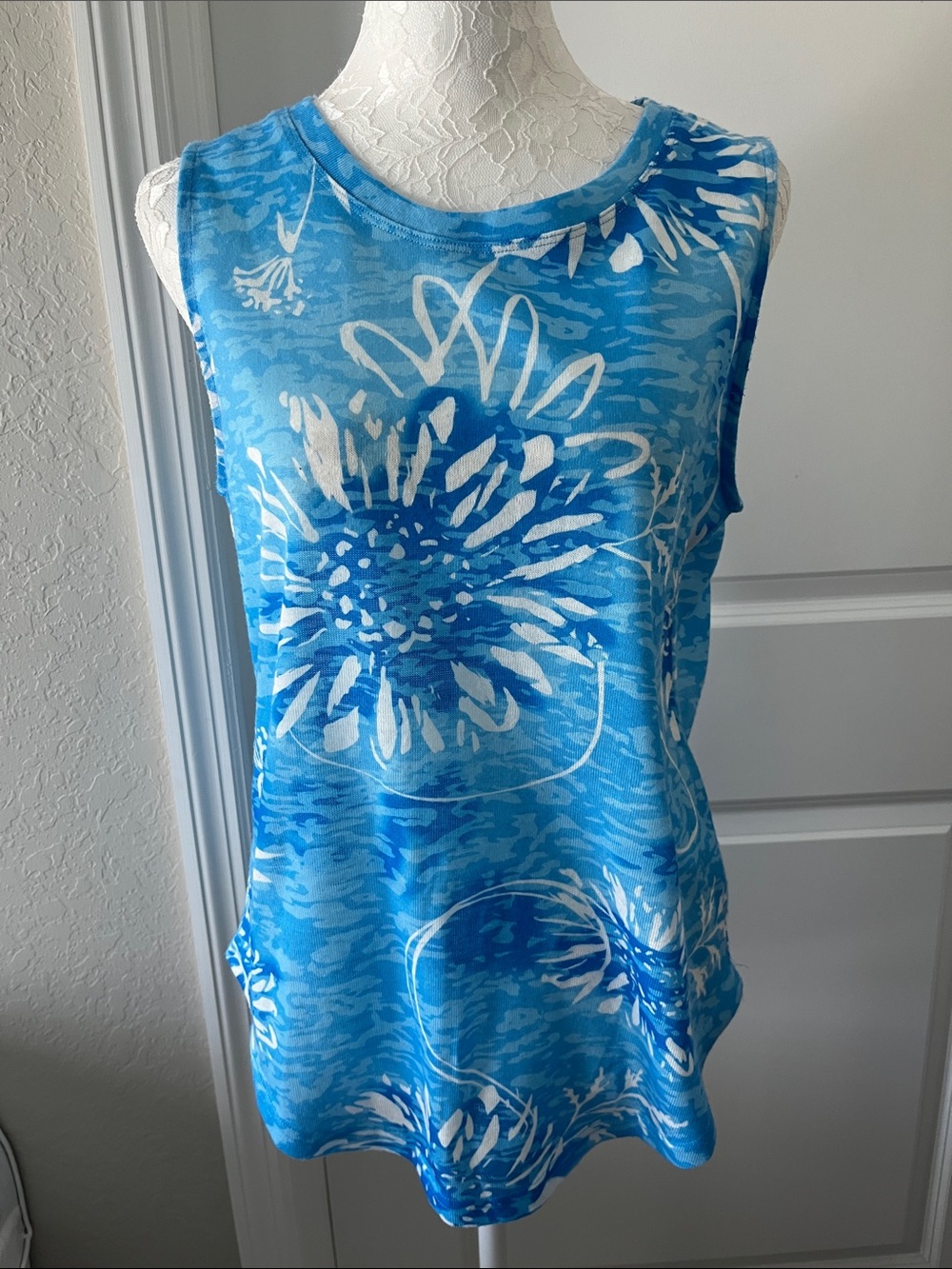 Shana Women’s Blue Floral Sleeveless knit Tank Top - Lightweight NEW